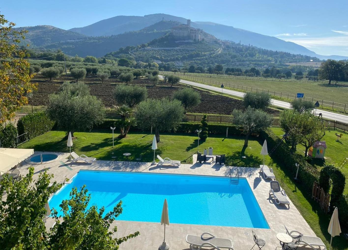 Agriturismo Il Girasole Асизи Екстериор снимка