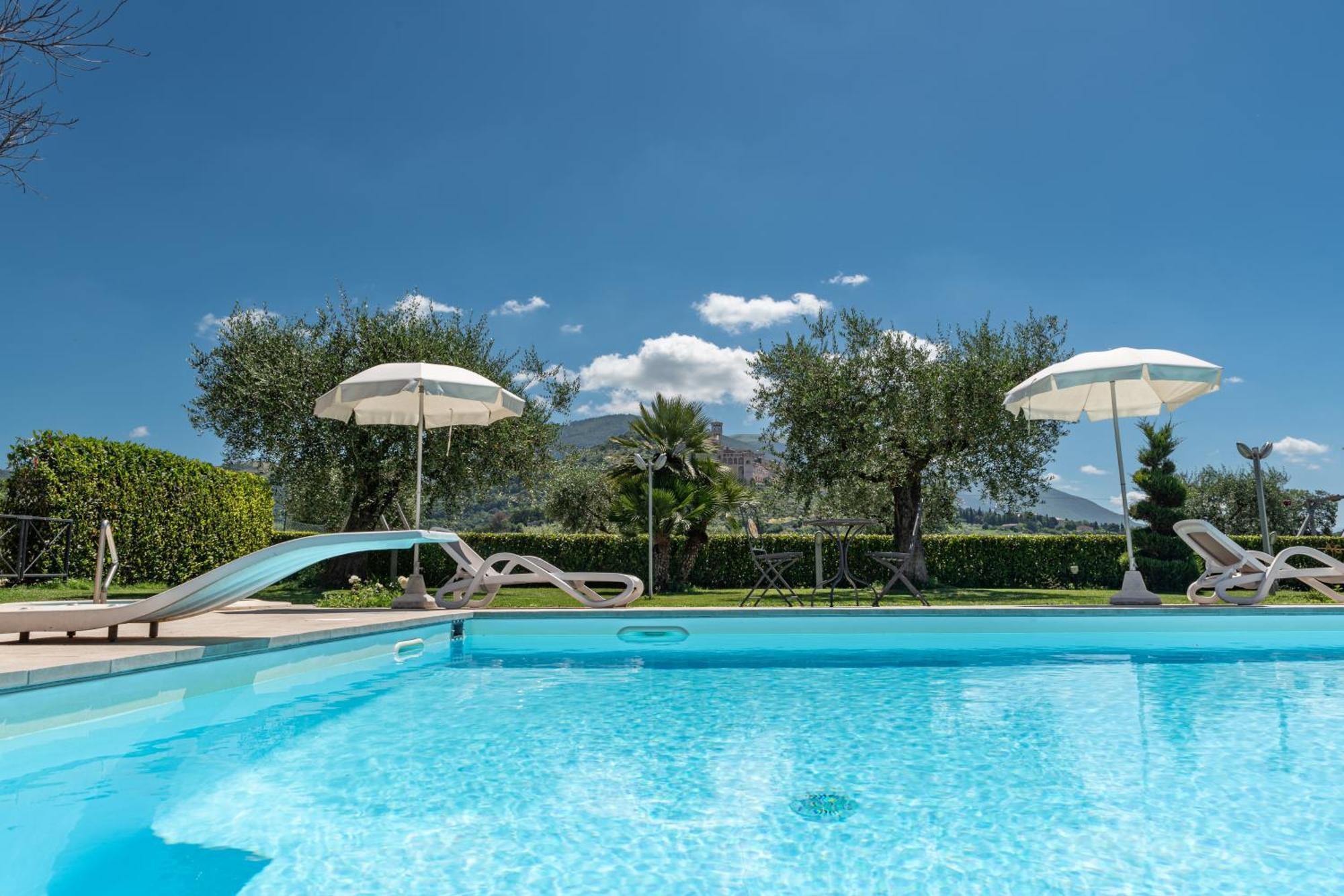 Agriturismo Il Girasole Асизи Екстериор снимка