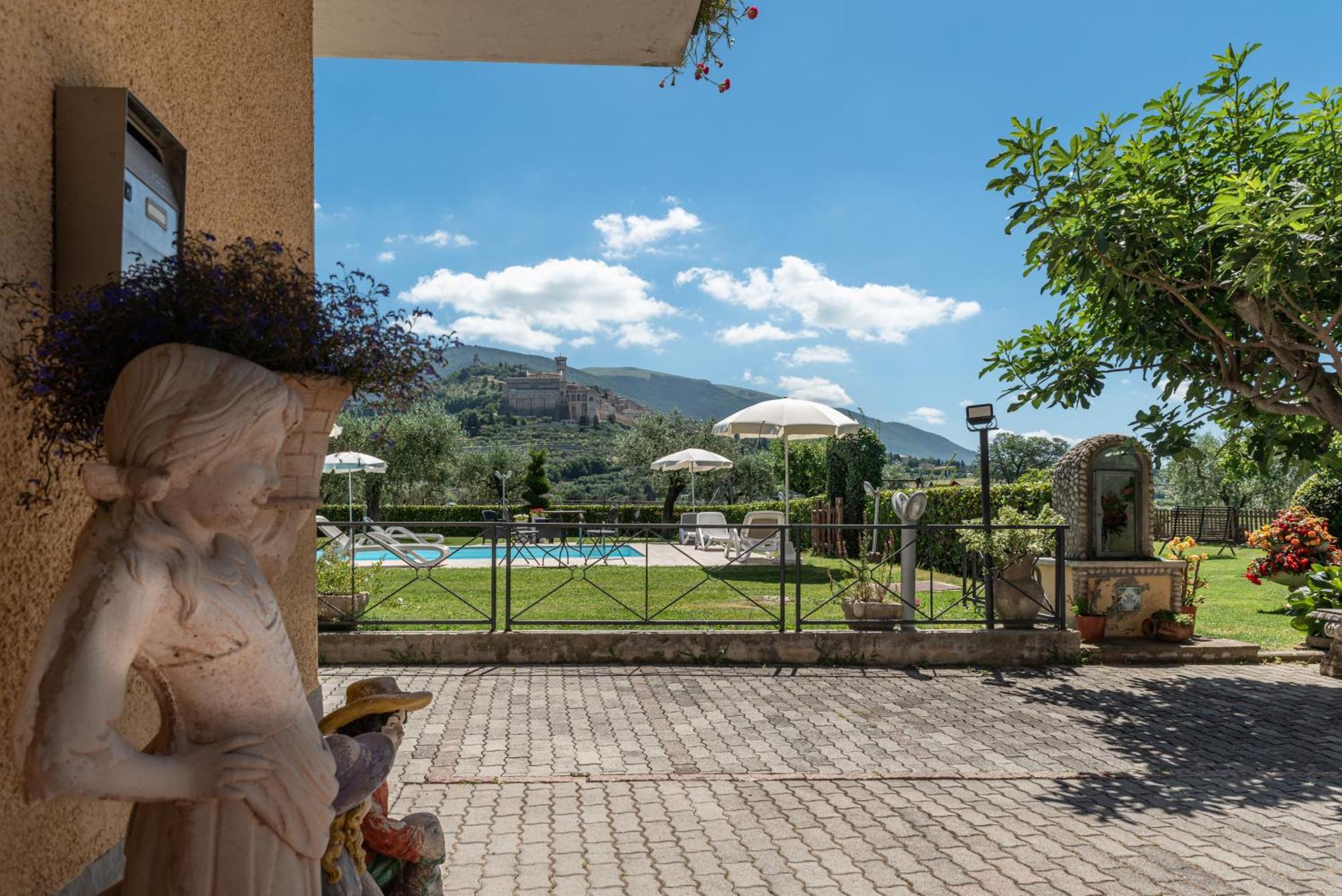 Agriturismo Il Girasole Асизи Екстериор снимка