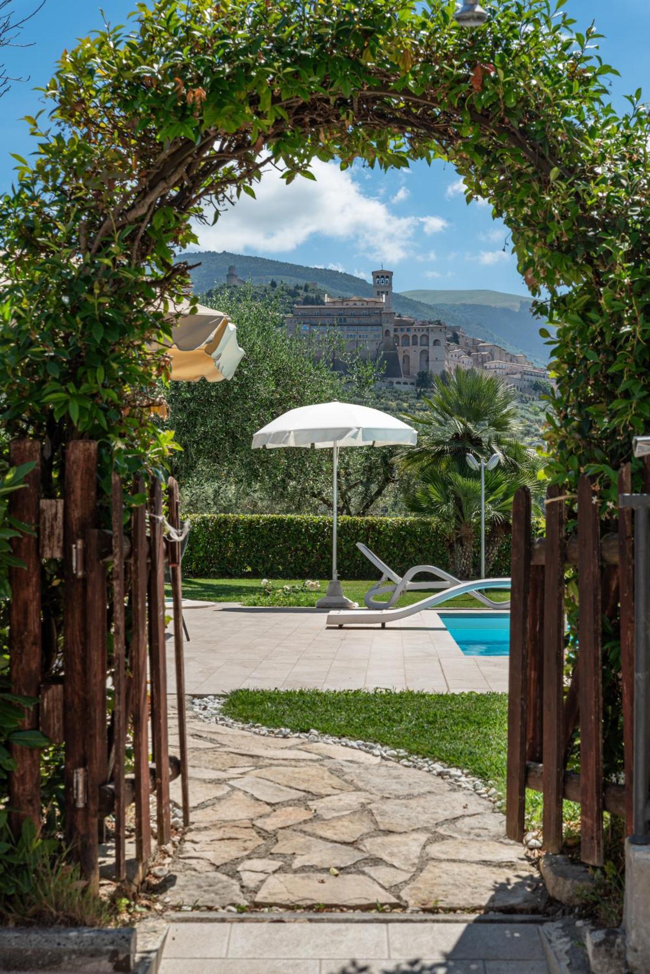 Agriturismo Il Girasole Асизи Екстериор снимка
