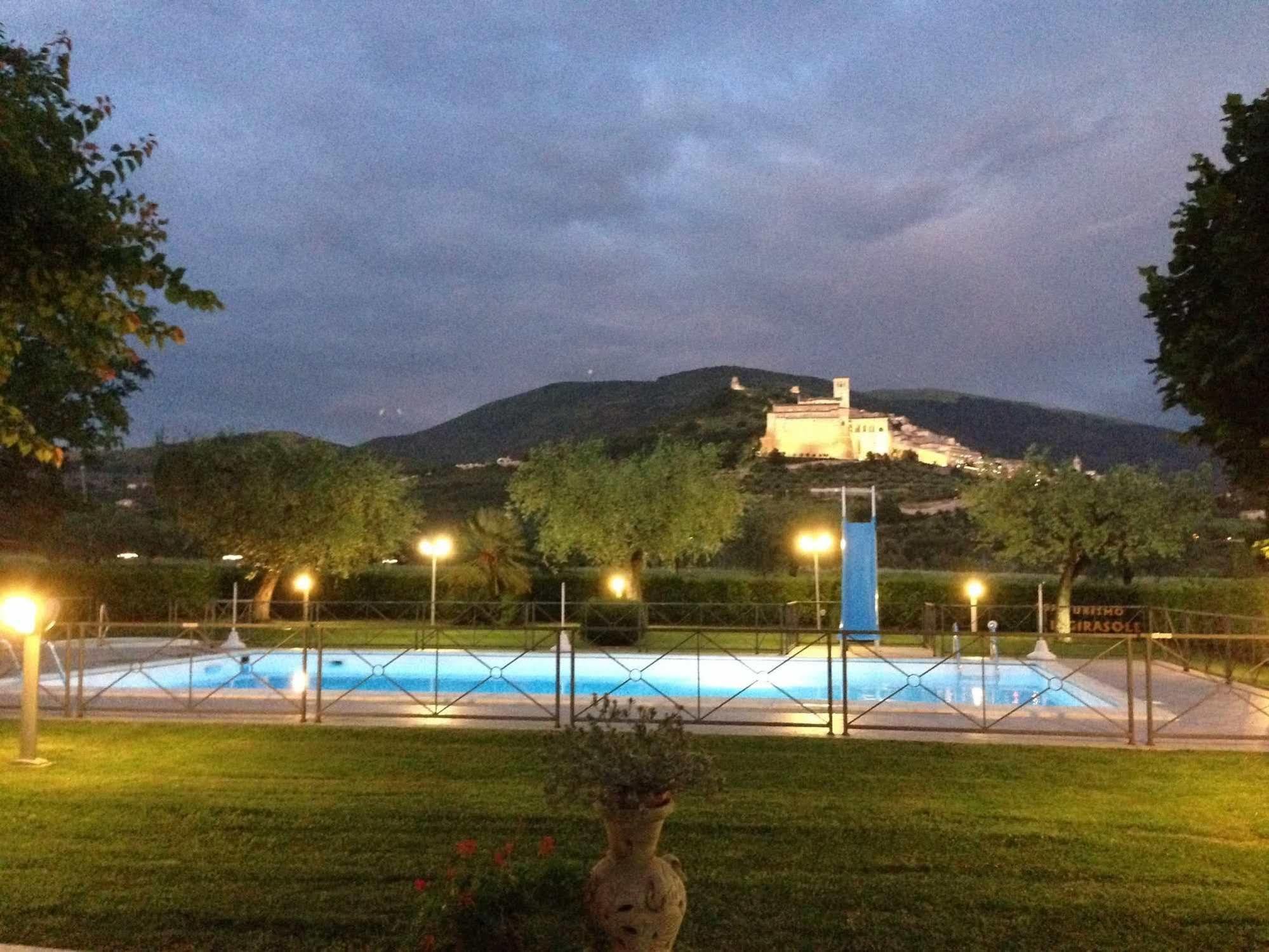 Agriturismo Il Girasole Асизи Екстериор снимка