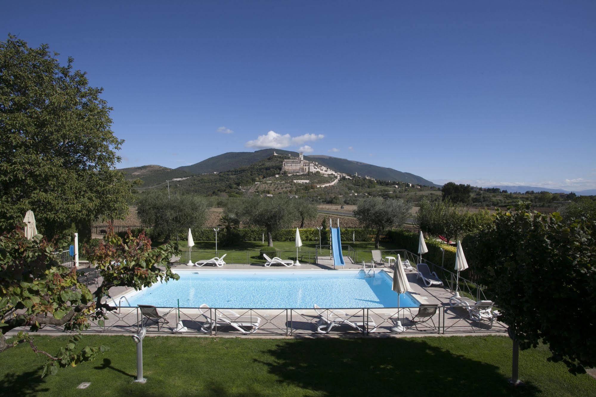 Agriturismo Il Girasole Асизи Екстериор снимка