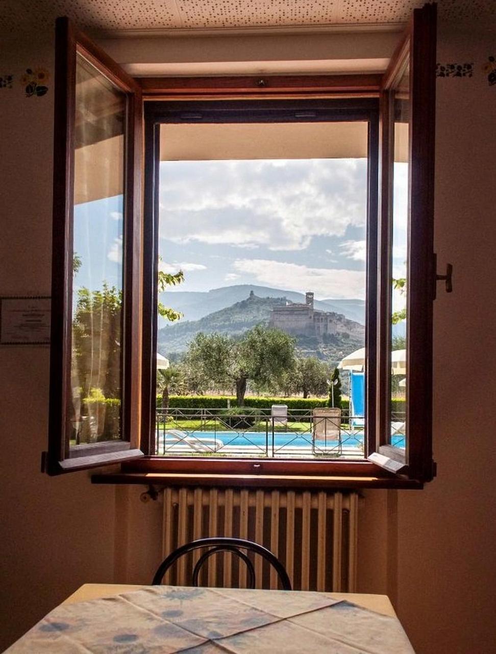 Agriturismo Il Girasole Асизи Екстериор снимка