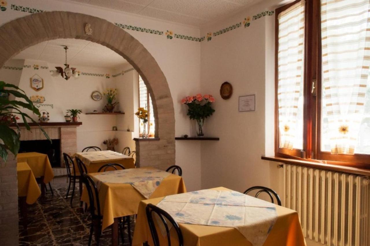 Agriturismo Il Girasole Асизи Екстериор снимка
